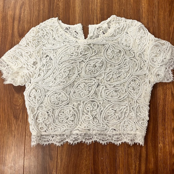 Beautiful eggshell white crop top. - Picture 1 of 5
